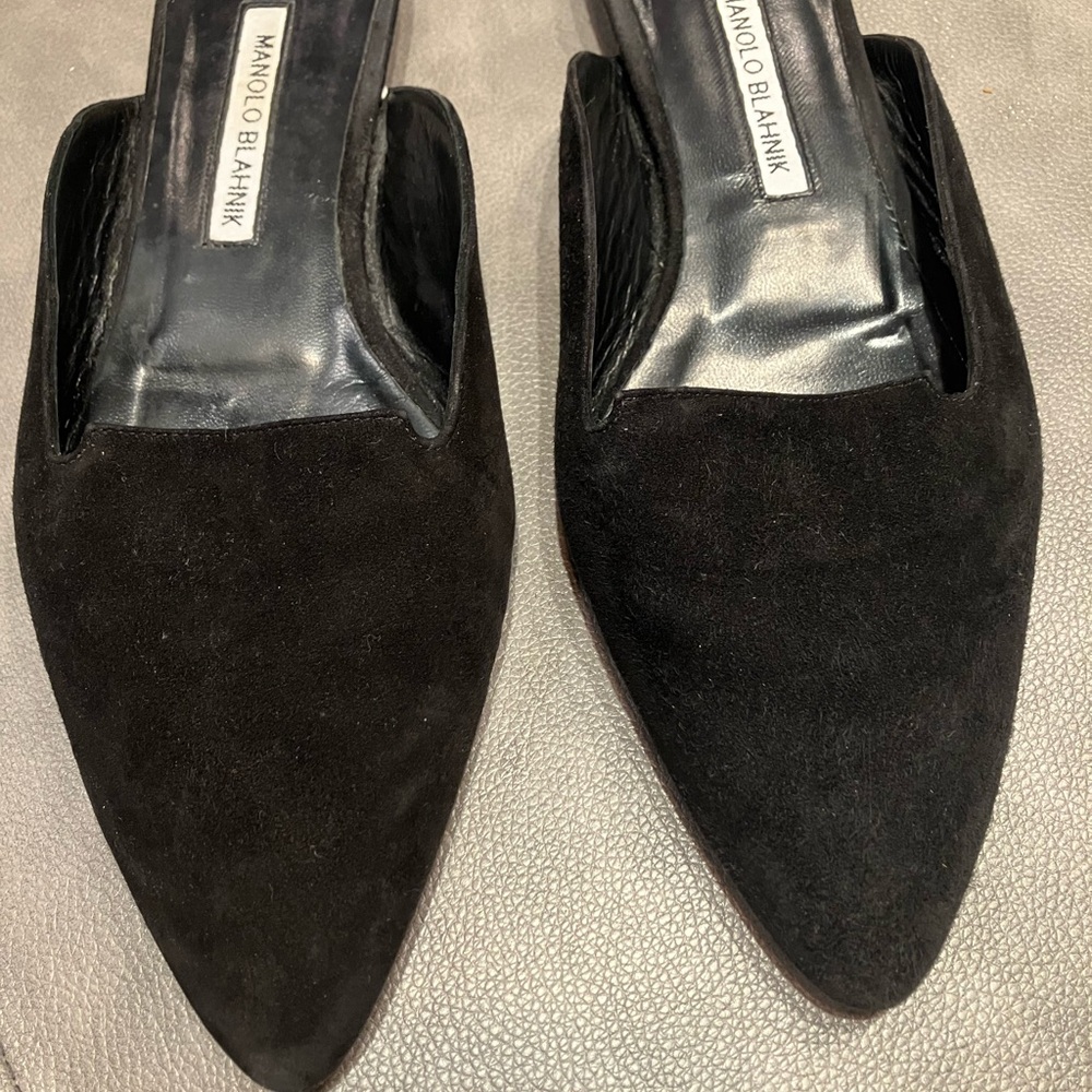 Manolo Blahnik suede black flat mules